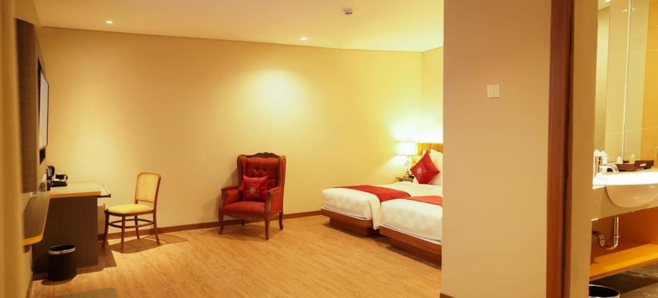 Ramada By Wyndham Yogyakarta Hotel Sleman  Exterior foto