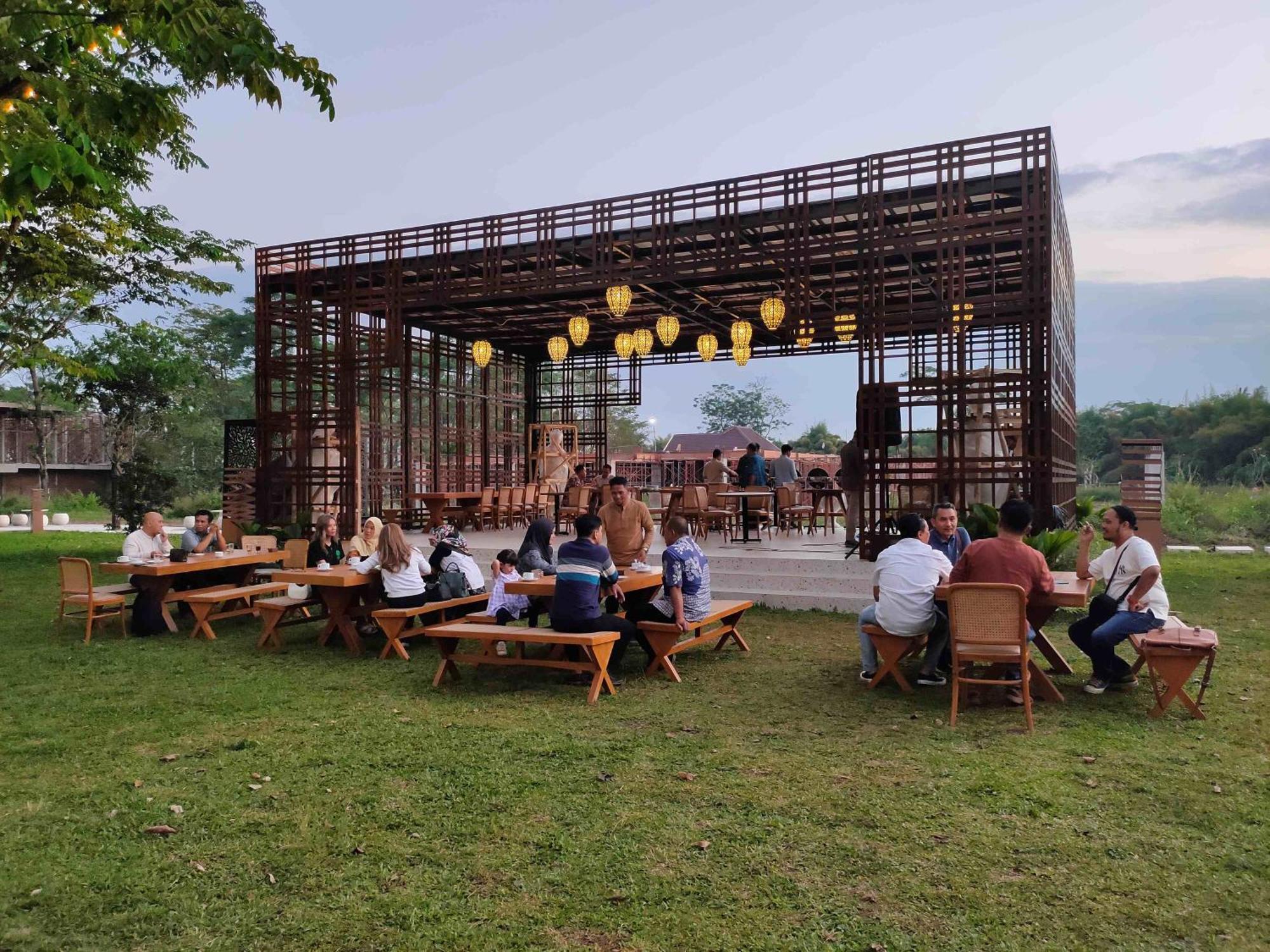 Ramada By Wyndham Yogyakarta Hotel Sleman  Exterior foto